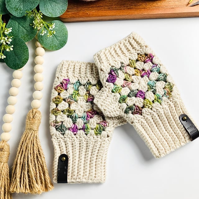 A stash-friendly set of fingerless mitts featuring colorful granny squares and practical ribbed cuffs. Perfect quick make for cooler days.