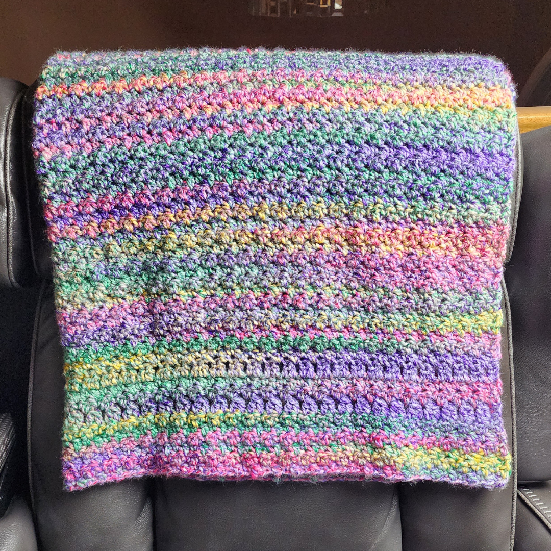 Who says winter has to be gloomy? Add a dash of color to your winter with my 'Crochet Fantasy Blanket'. 🎨 Made as part of the #HobbiiNoShadesofGrey challenge, it's the pitch-perfect antidote to the winter blues. Plus, the free pattern comes in 9 adaptable sizes! So, who's ready to crochet their way to a bright and cheer-filled winter? ❄️🧣#hobbiinoshadesofgrey #hobbiifantasyjumbo #sponsored @hobbi_yarn