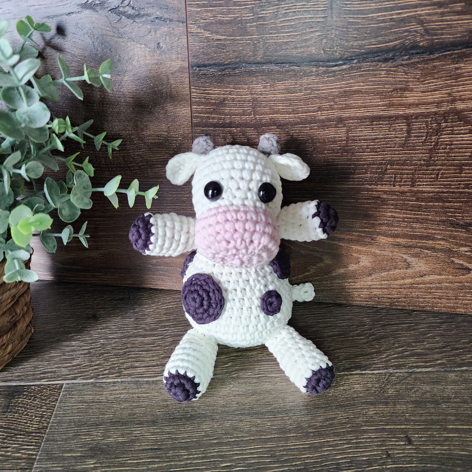 Crochet this adorable cow softie using beginner yarn and easy stitches. The Farm Friends Crochet Cow Pattern is a free pattern for advanced beginners looking to build their amigurumi skills. Great for quick gifts and handmade projects.
