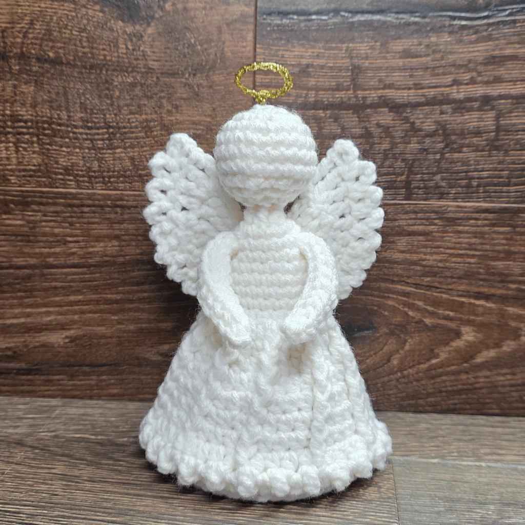 🕊️ Crochet a Remembrance Angel with this free pattern! Yarn: Red Heart Super Saver (Medium [4]) Crochet Hook: 4 mm (G) You’ll only need 18 g of yarn — one skein makes 11 angels.