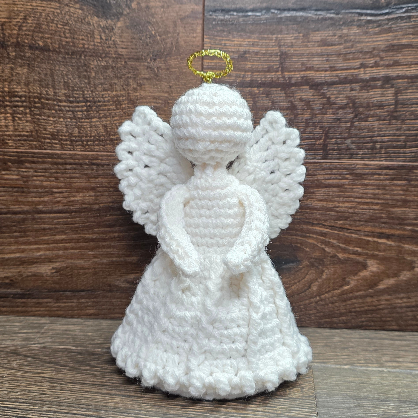 🕊️ Crochet a Remembrance Angel with this free pattern! Yarn: Red Heart Super Saver (Medium [4]) Crochet Hook: 4 mm (G) You’ll only need 18 g of yarn — one skein makes 11 angels.